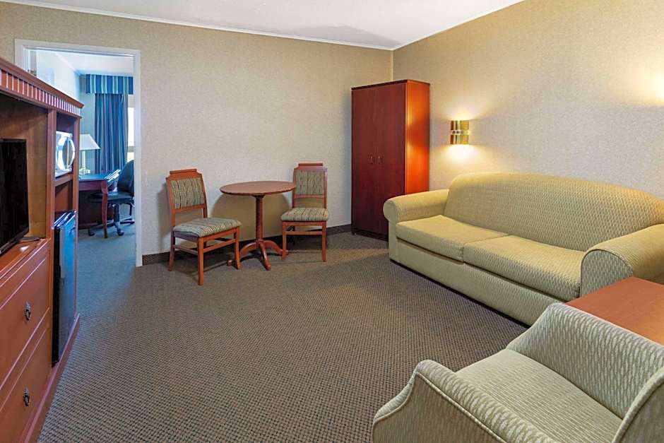 Travelodge by Wyndham Amherst