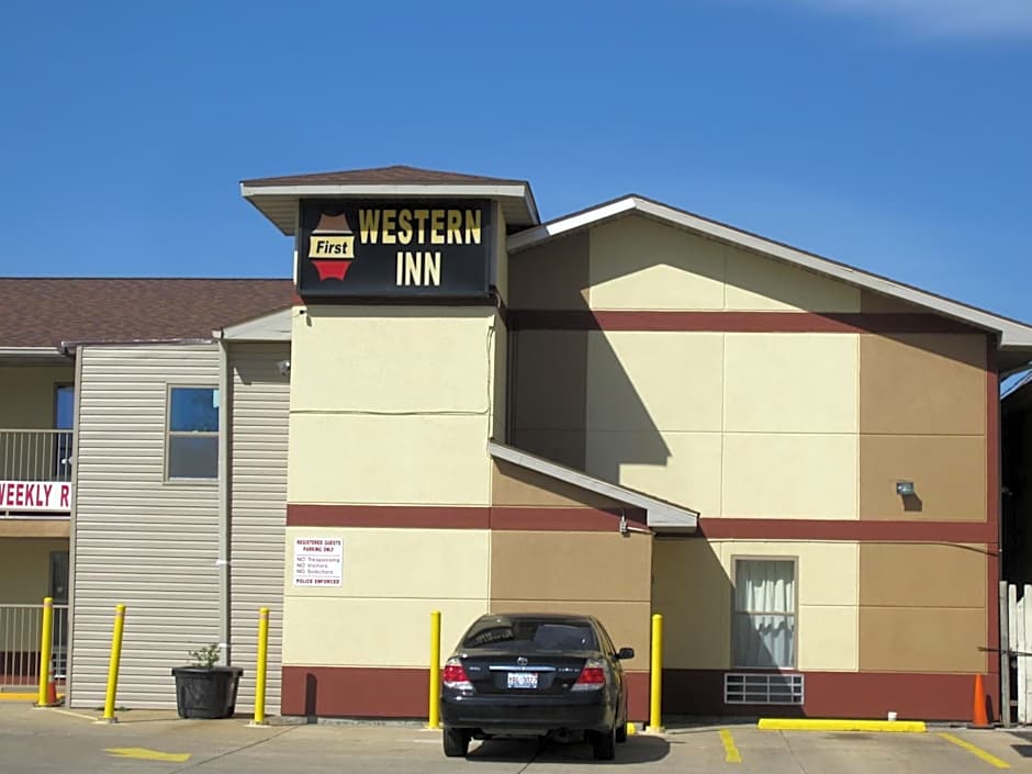 First Western Inn - Fairmont City