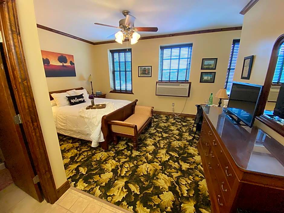 Caldwell Messenger Suites