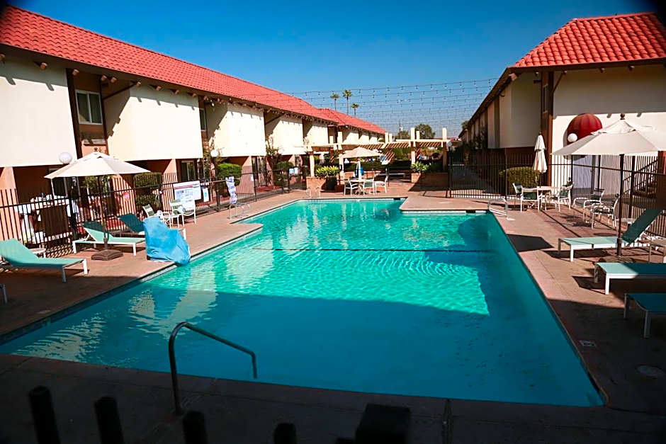 Ramada by Wyndham Fresno North