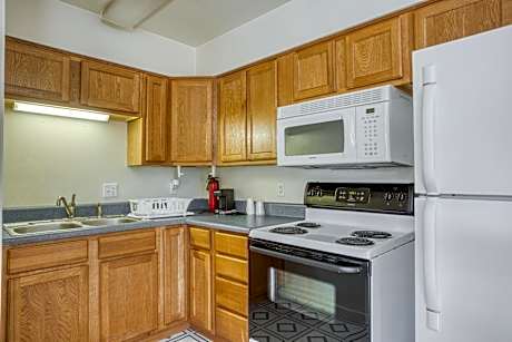 Premium King Bed with Kitchenette