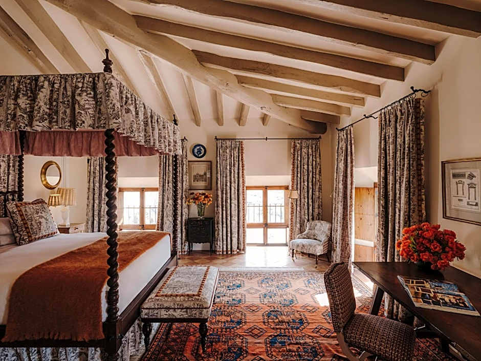 Photo 1 of 5 of Junior Suite