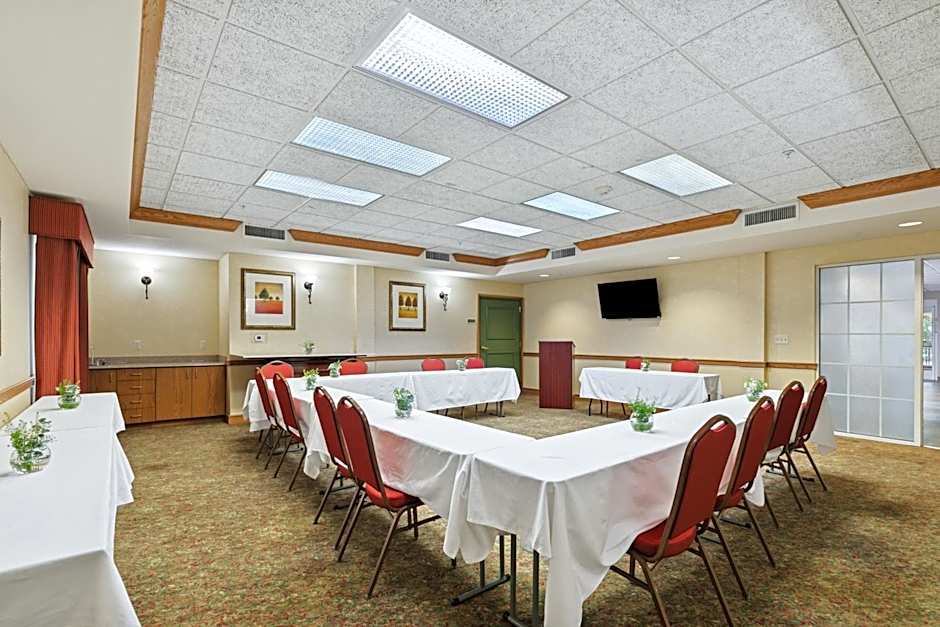 Country Inn & Suites by Radisson, Covington, LA