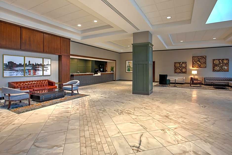 DoubleTree by Hilton Lansing