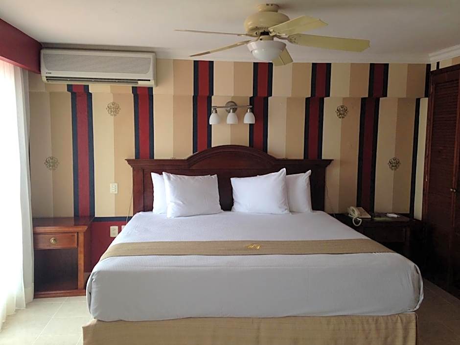 Hotel Plaza Colonial