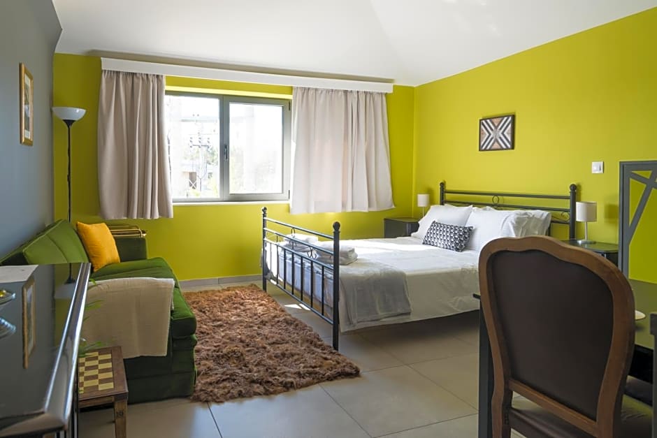 CHROMA Lodge Pikermi