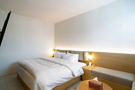 Deluxe King Room with Terrace