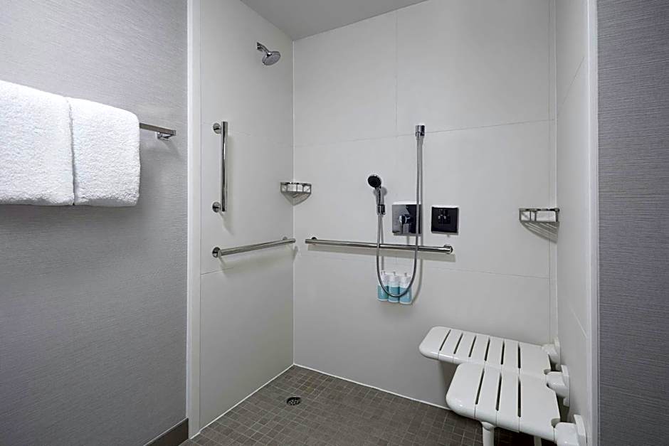 Courtyard by Marriott St. Louis Creve Coeur