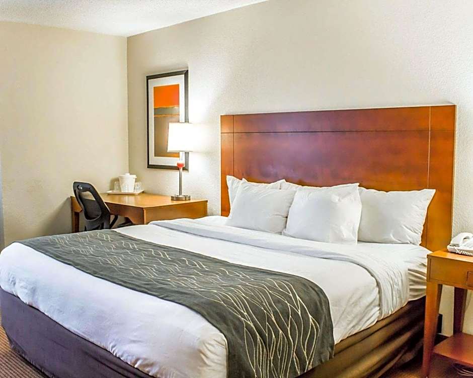 Comfort Inn Fayetteville near Fort Bragg