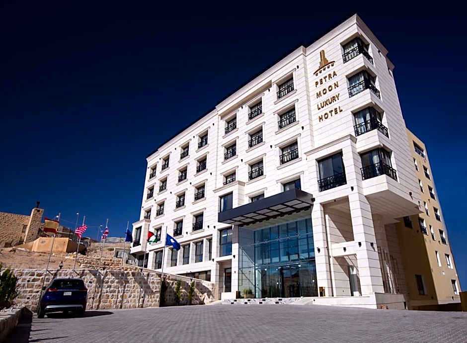 Petra Moon Luxury Hotel