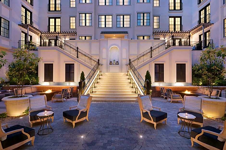 The Harpeth Downtown Franklin, Curio Collection by Hilton