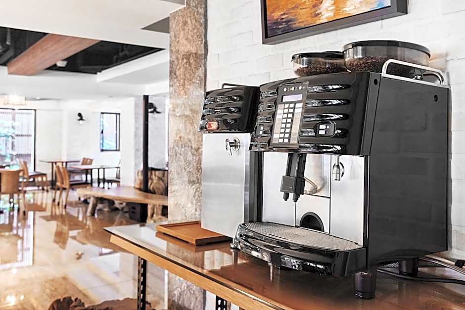 Lan Kwai Fong Garden Hotel 