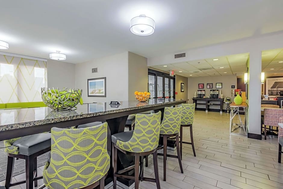 Hampton Inn By Hilton Tampa-International Airport/Westshore