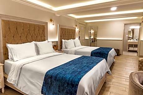 Queen Suite with Two Queen Beds