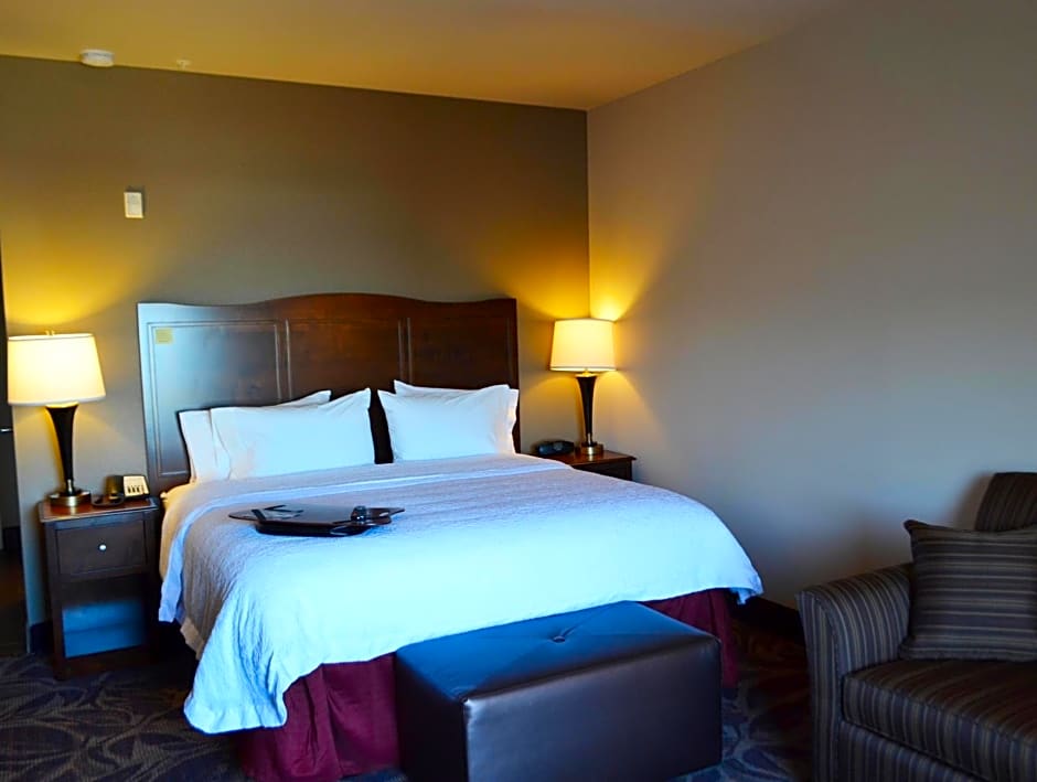 Photo 1 of 5 of 1 King Bed, Hearing Accessible, Water View