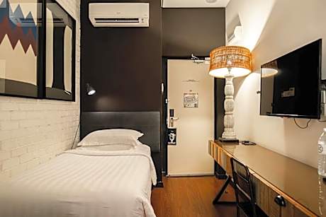 Standard Single No Window (1 person bed)