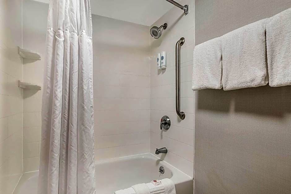 Comfort Inn & Suites Bethlehem Lehigh Valley Airport