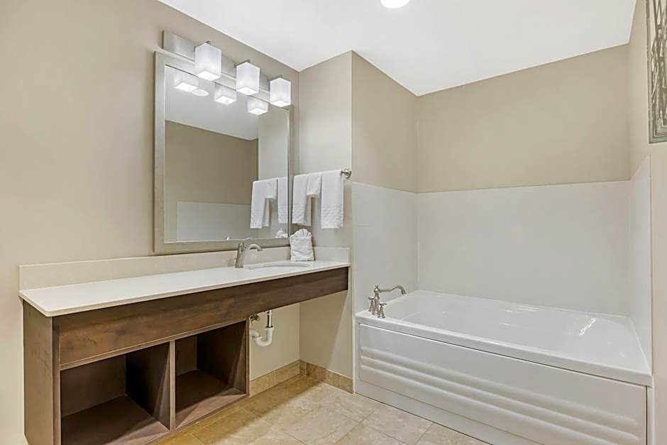 Best Western Plus Centralia Hotel & Suites