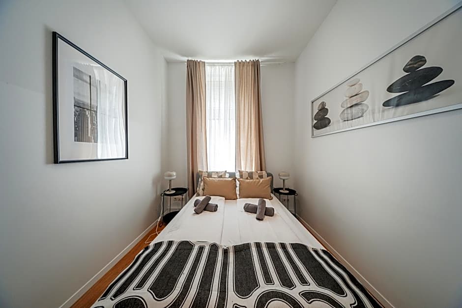 Nice Central City Room