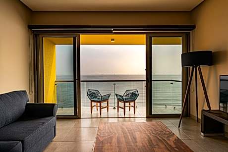 suite, 1 king, sofa bed, ocean view, balcony