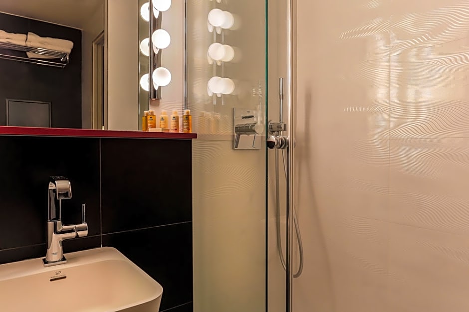 Hotel La Parizienne By Elegancia