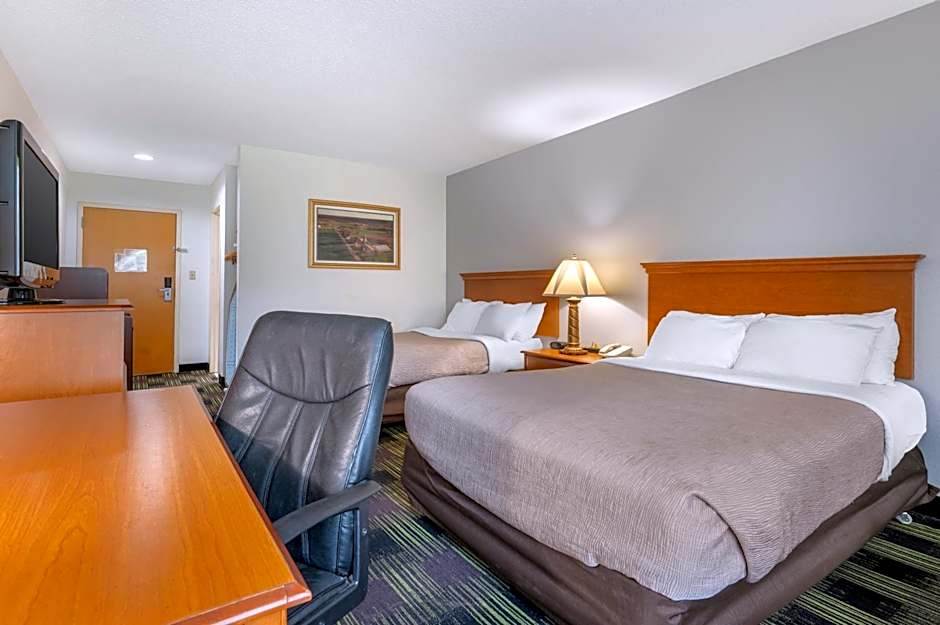 Quality Inn & Suites Near Amish Country