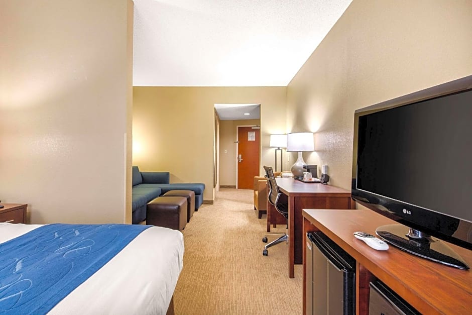 Comfort Suites Manchester near Arnold AFB