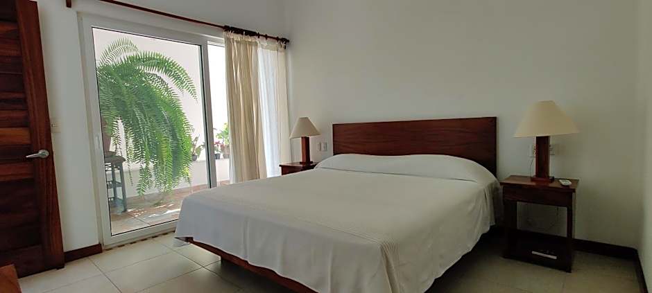 Apartment Tortugas- rooms with AC, and great pool at 5 min to Carrizalillo beach and restaurants of Benito Juarez Bulevard