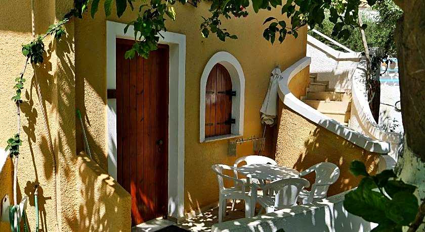 Kastro Studios Apartments