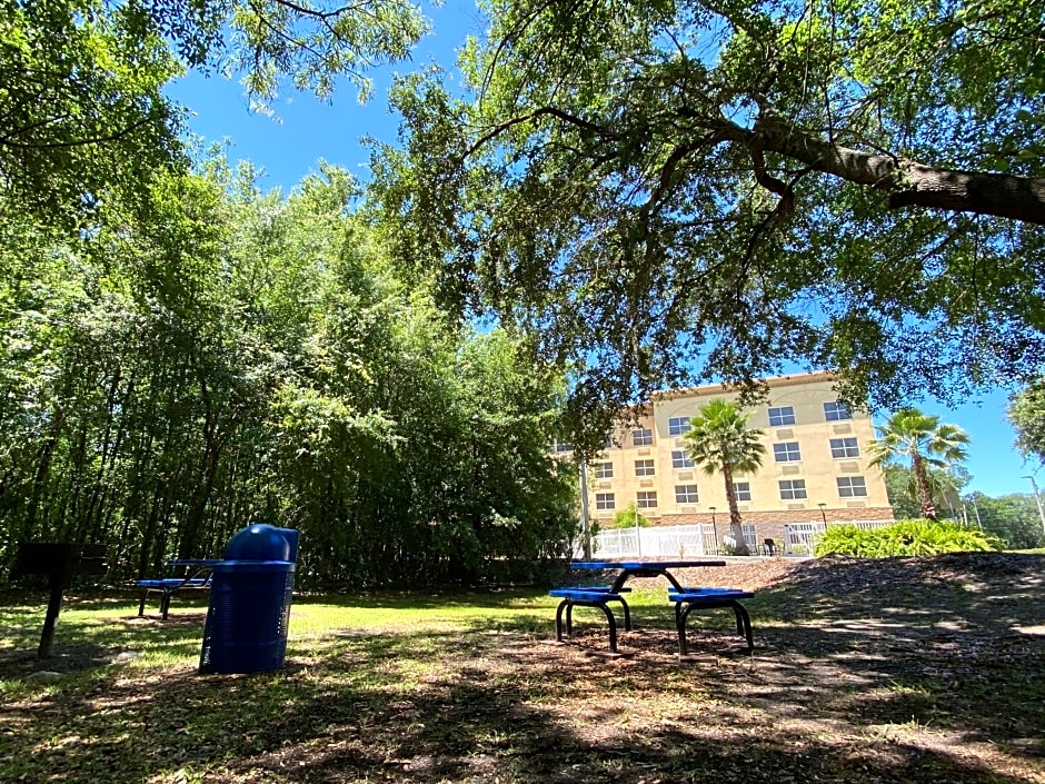 Holiday Inn Express Hotel & Suites Plant City