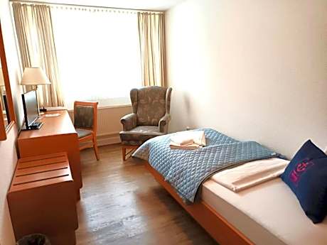 Single Room with Private External Bathroom