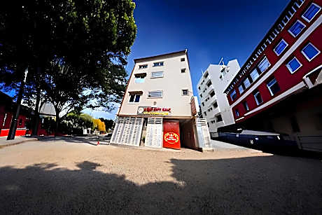 FabHotel A White Pearl Suites - Bangalore Airport Road