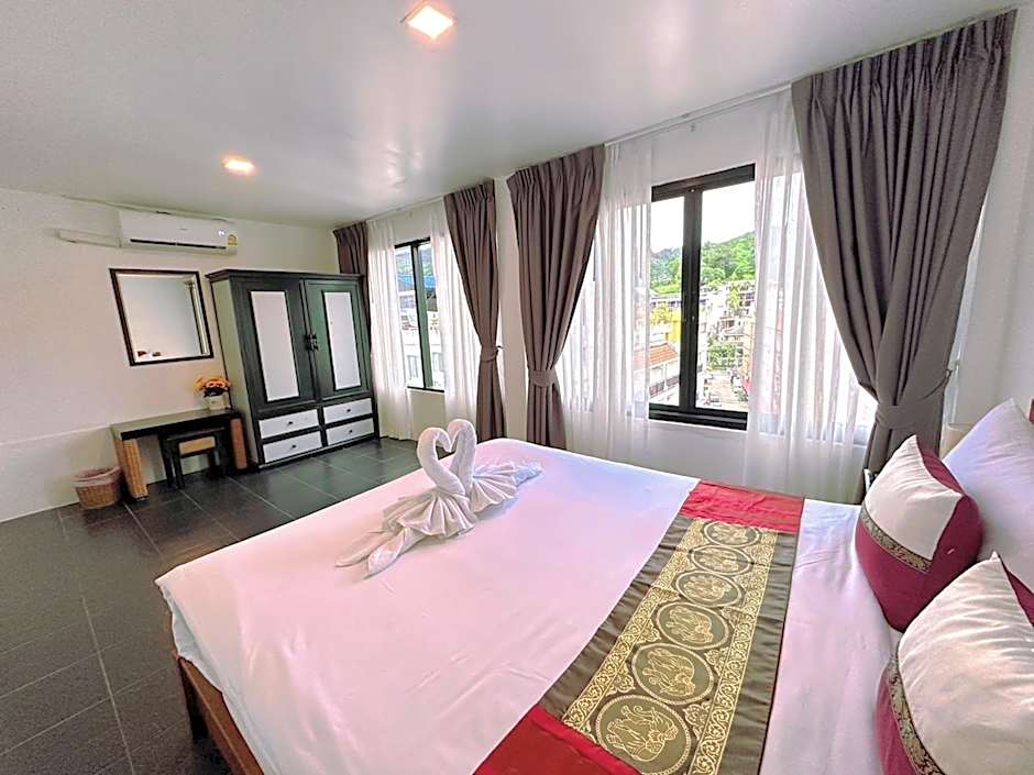 Hotel Baya Phuket - Rooftop Pool, Next to Food Market & Steps to Beach