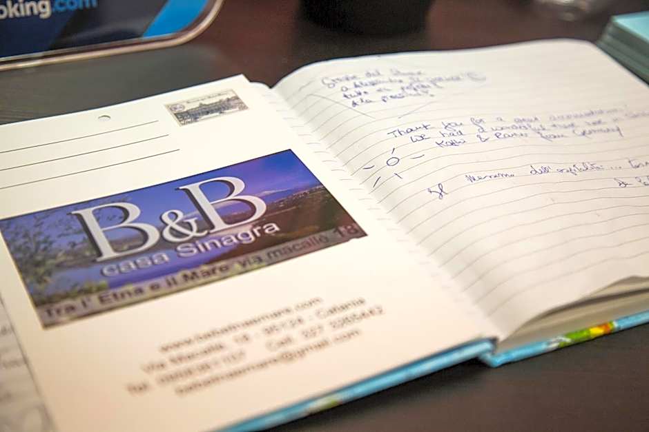 Tra L'Etna E Il Mare B&B