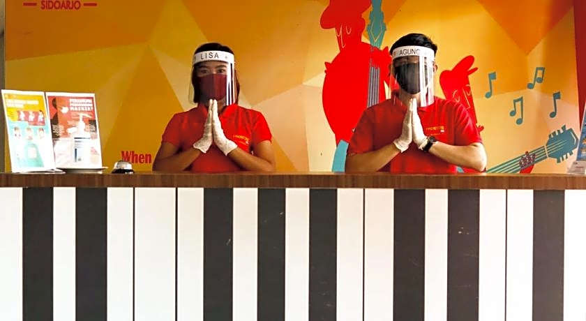 Front One Inn Sidoarjo