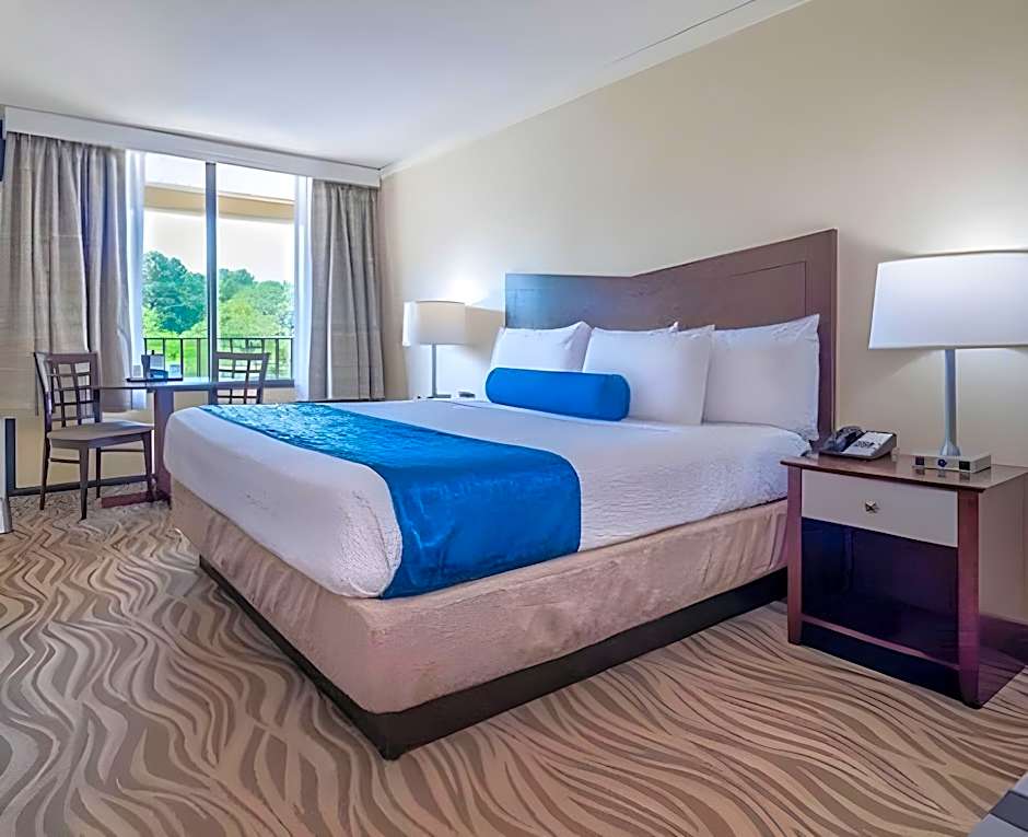 Breakers Hotel & Suites