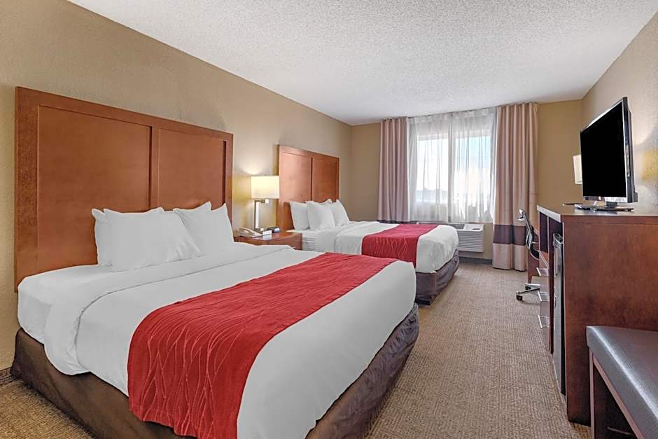 Comfort Inn & Suites Hays I-70