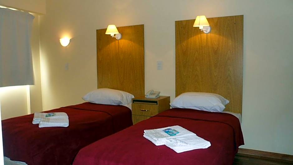 Juramento de Lealtad Townhouse Hotel