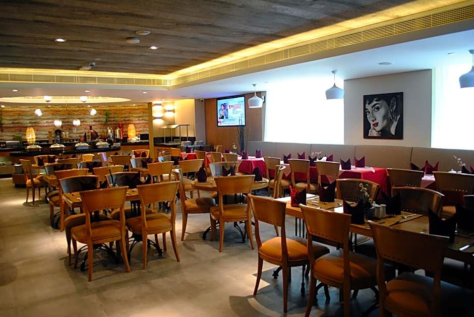 Versailles by Vieras Hotel