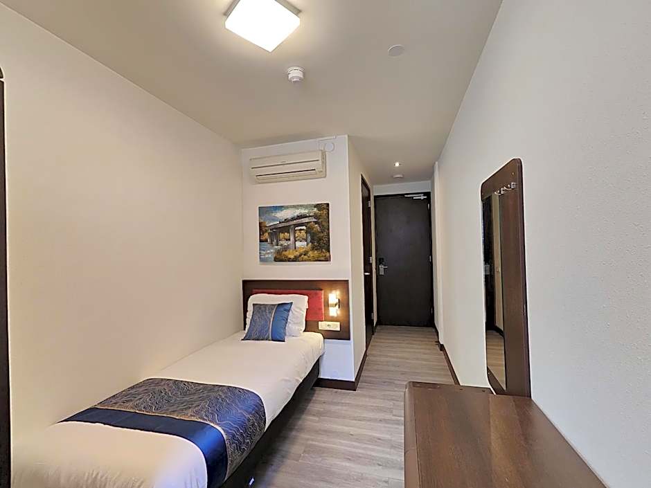 CN-Hotel