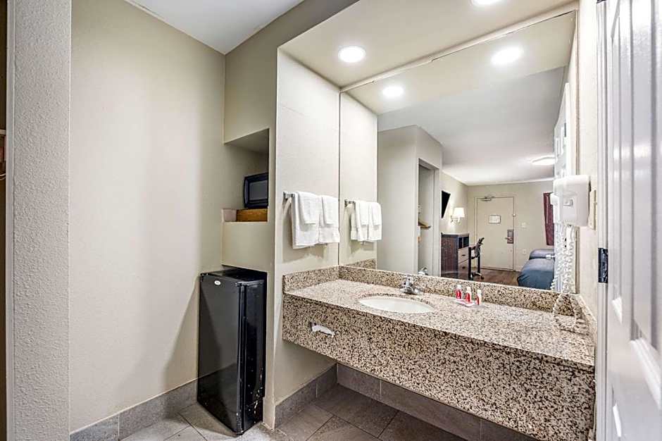 Econo Lodge Inn & Suites Huntsville University Area