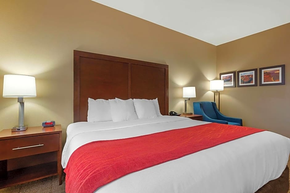 Comfort Inn & Suites Page at Lake Powell