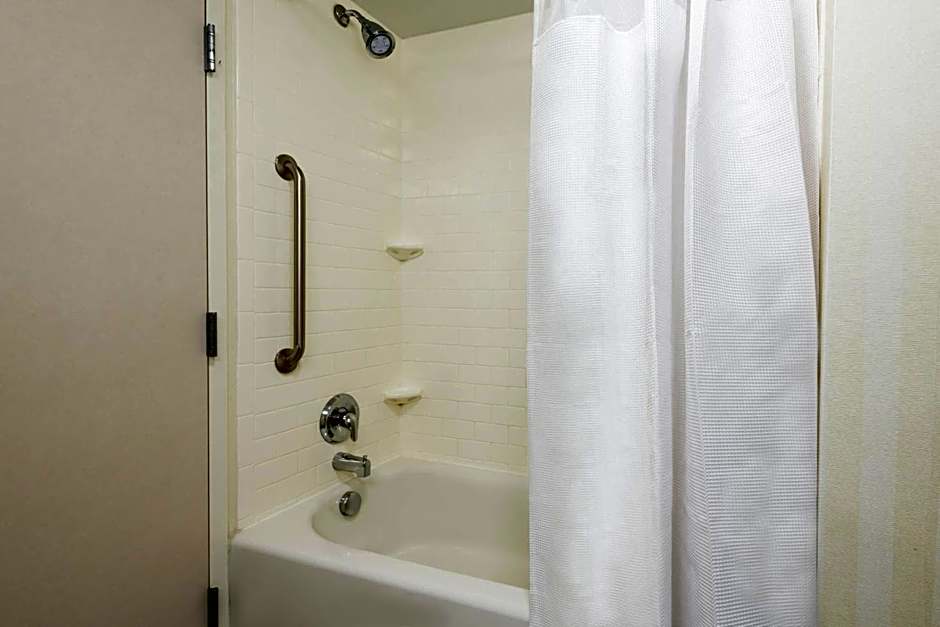 Fairfield Inn & Suites by Marriott Buffalo Airport