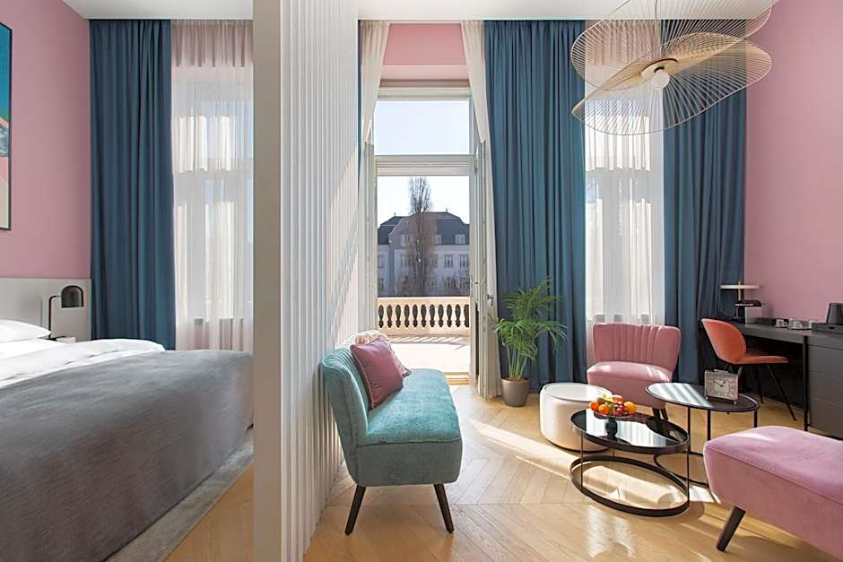 Alice Hotel