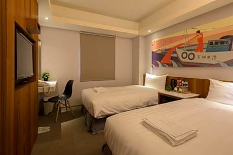 Double or Twin Room with Shower (Room Selected at Check-in)