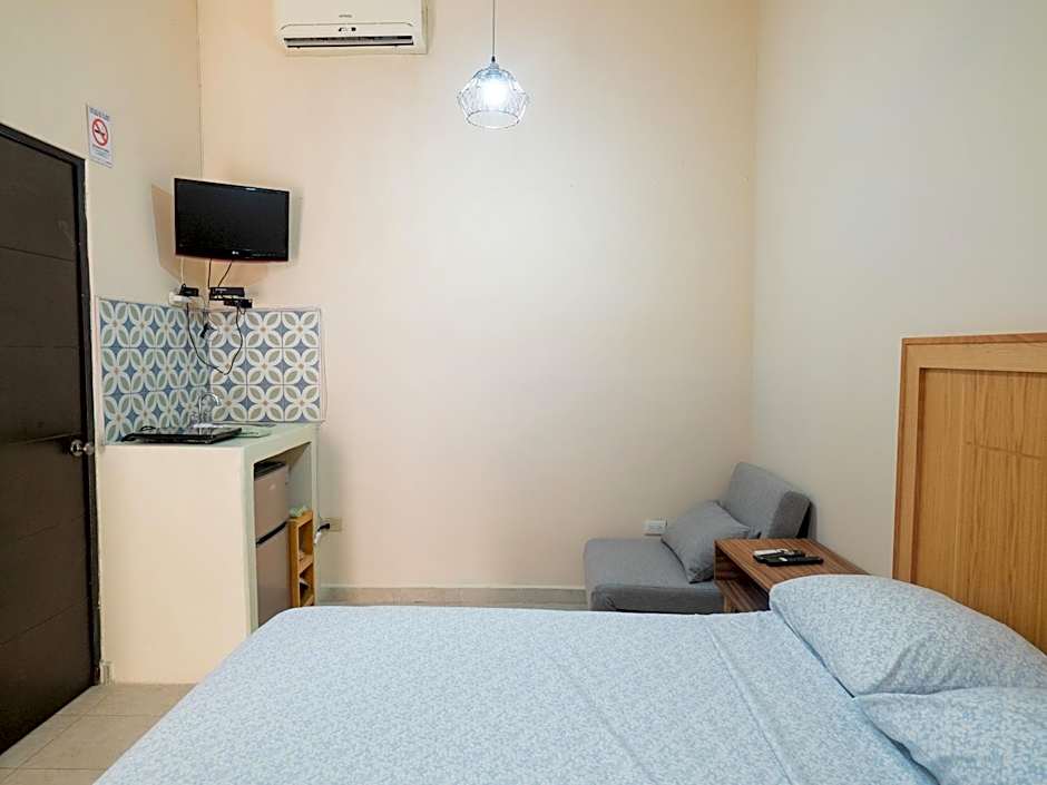 Nido Colibrí - Private Rooms and hostel Dorms in Remate de Paseo Montejo