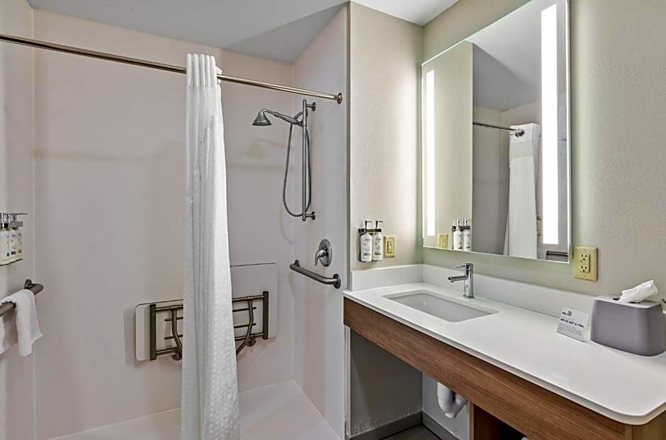 Holiday Inn Express & Suites Wytheville By IHG