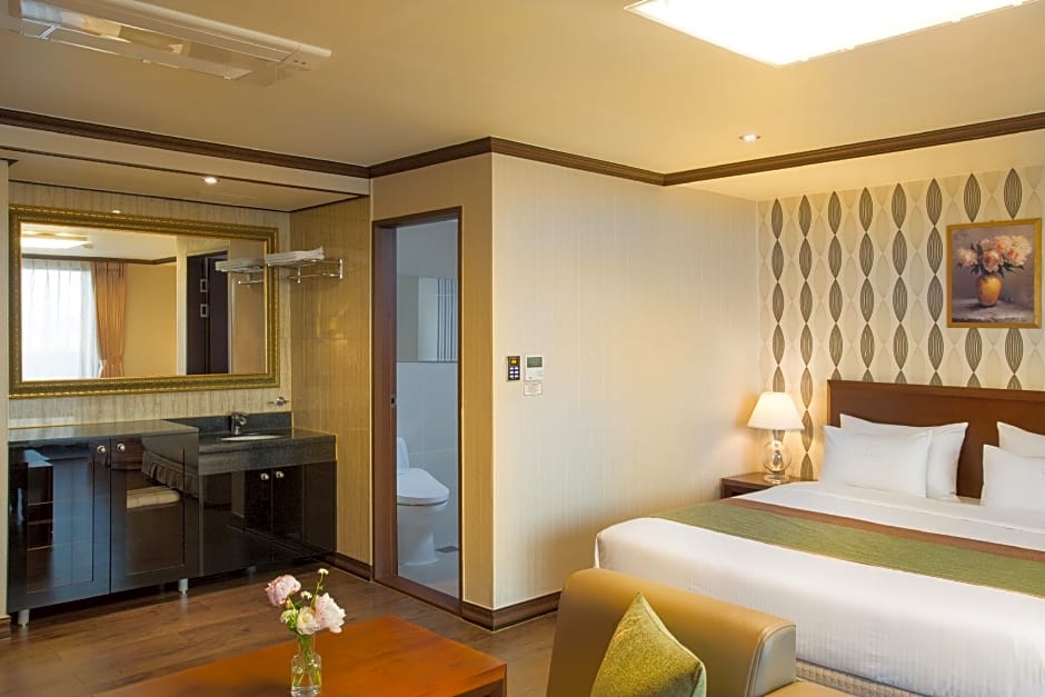 Tongyeong Anchovy Tourist Hotel