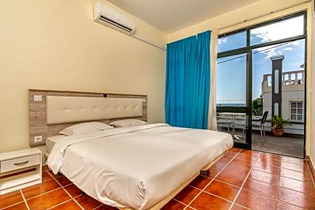 Double or Twin Room with Side Sea View