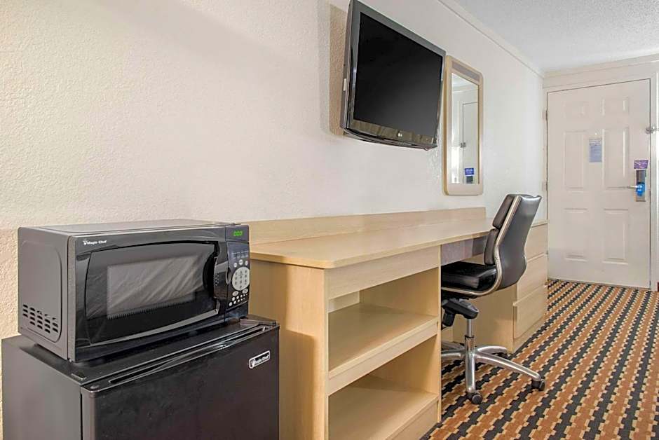 Rodeway Inn Sharonville - Cincinnati North